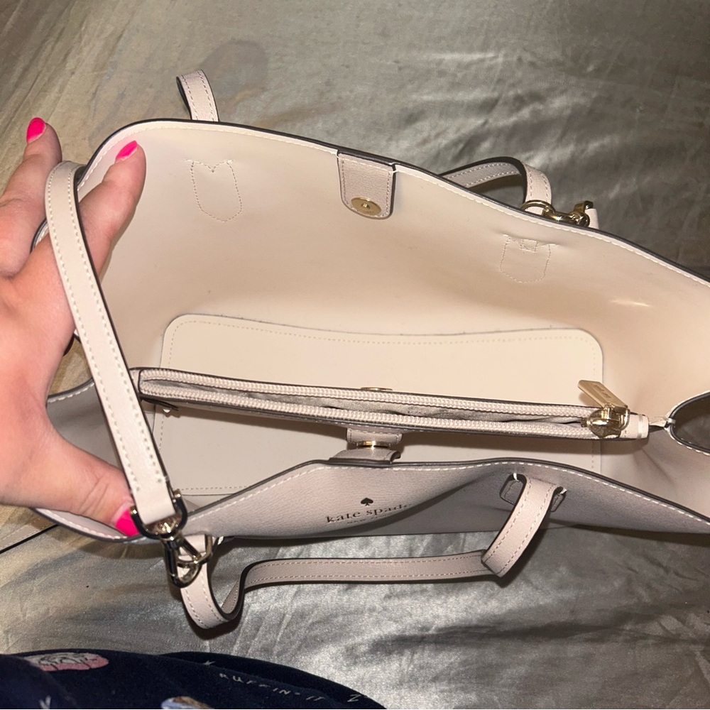 Kate Spade Harper Satchel Like New - Picture 3 of 6